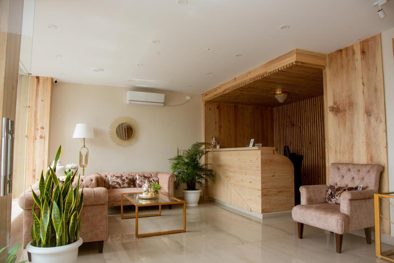 Stay Inn Hotel And Apartment 포카라 외부 사진